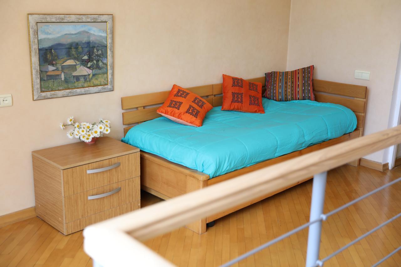 4Bd Appartaments With Cozy Garden Tbilisi Exterior photo